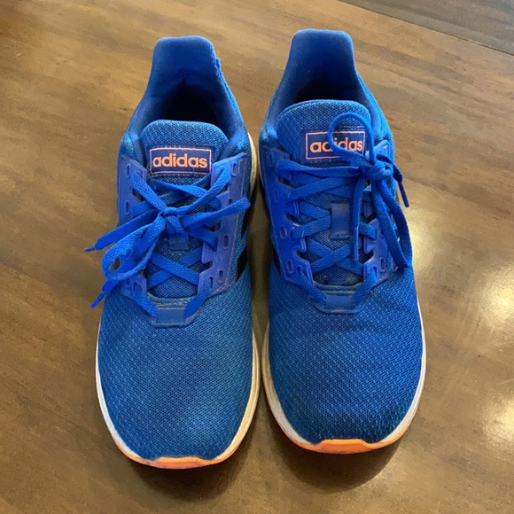 Adidas boys runners - Picture 2 of 3